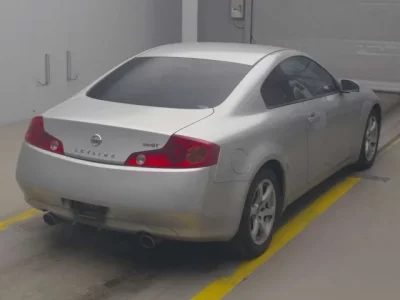 Nissan SKYLINE  с аукциона в Японии