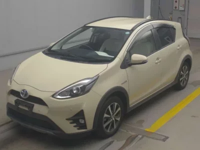 Toyota AQUA  с аукциона в Японии