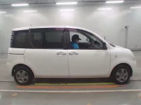 Toyota SIENTA лот № 30211 оценка 3.5  с аукциона в Японии 2