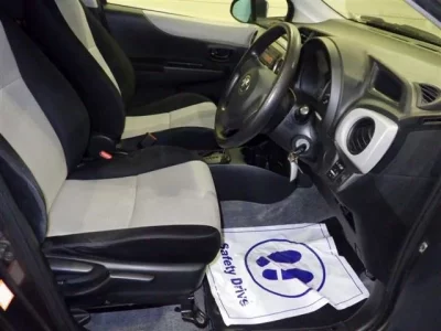 Toyota VITZ  с аукциона в Японии