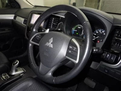 Mitsubishi OUTLANDER PHEV