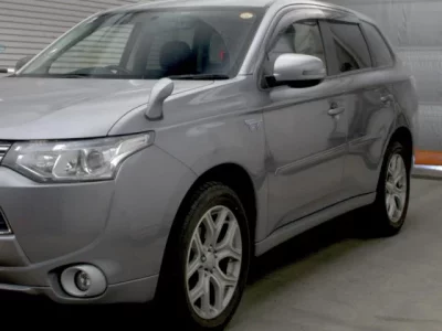 Mitsubishi OUTLANDER PHEV