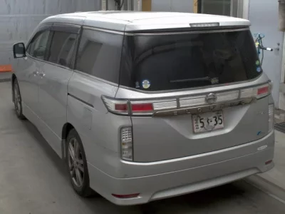 Nissan ELGRAND  с аукциона в Японии