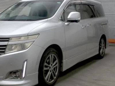 Nissan ELGRAND  с аукциона в Японии