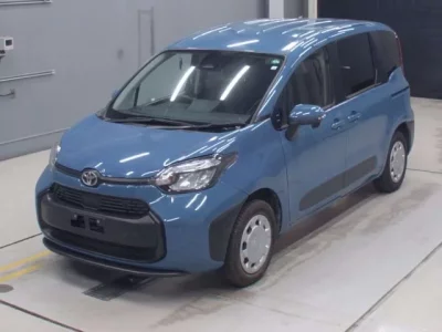 Toyota SIENTA  с аукциона в Японии