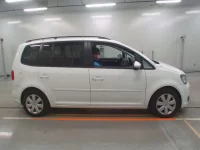 Volkswagen GOLF TOURAN лот № 38108 оценка 2  с аукциона в Японии 2