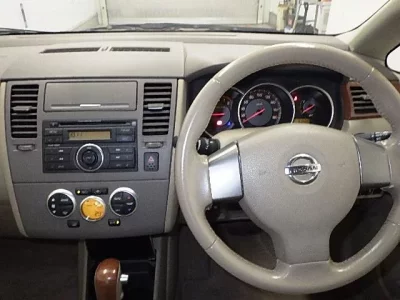 Nissan TIIDA LATIO  с аукциона в Японии