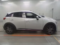 Mazda CX-3 лот № 30270 оценка R  с аукциона в Японии 2