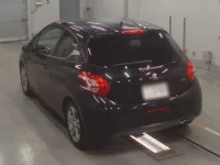 Peugeot 208 лот № 38150 оценка 3.5  с аукциона в Японии 5
