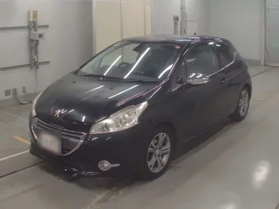 Peugeot 208  с аукциона в Японии