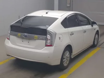 Toyota PRIUS PHV  с аукциона в Японии
