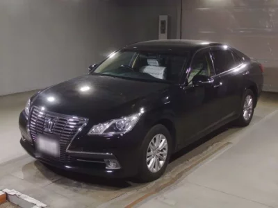 Toyota CROWN  с аукциона в Японии