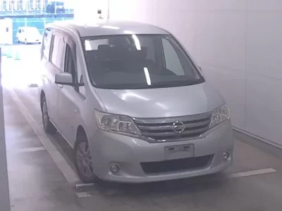 Nissan SERENA  с аукциона в Японии