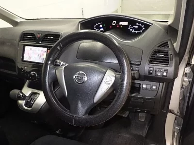 Nissan SERENA  с аукциона в Японии