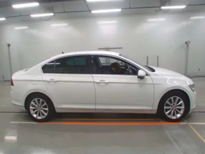 Volkswagen PASSAT  с аукциона в Японии