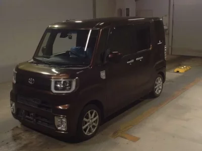 Toyota PIXIS MEGA  с аукциона в Японии