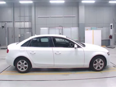 Audi A4  с аукциона в Японии