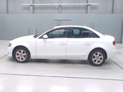 Audi A4  с аукциона в Японии