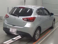 Mazda DEMIO лот № 30303 оценка 4  с аукциона в Японии 1