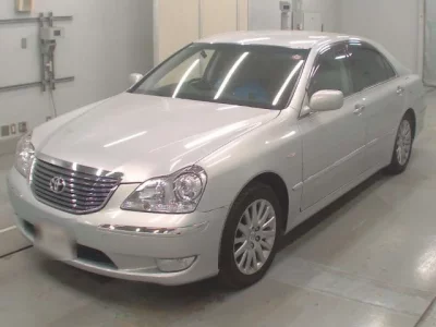 Toyota CROWN  с аукциона в Японии