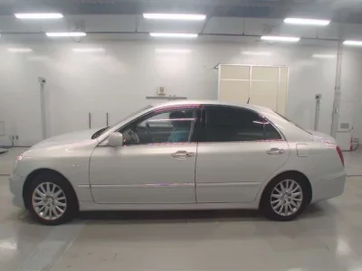 Toyota CROWN  с аукциона в Японии