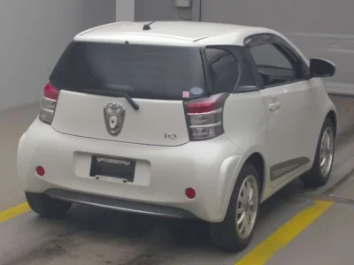 Toyota IQ  с аукциона в Японии