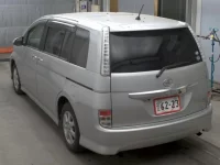 Toyota ISIS лот № 3100 оценка R  с аукциона в Японии 1