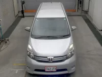 Toyota ISIS лот № 3100 оценка R  с аукциона в Японии 5