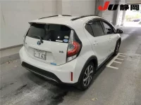 Toyota AQUA лот № 4046 оценка R  с аукциона в Японии 4