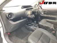 Toyota AQUA лот № 4046 оценка R  с аукциона в Японии 5