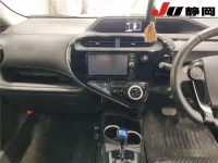 Toyota AQUA лот № 4046 оценка R  с аукциона в Японии 6