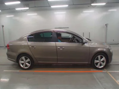 Volkswagen PASSAT  с аукциона в Японии