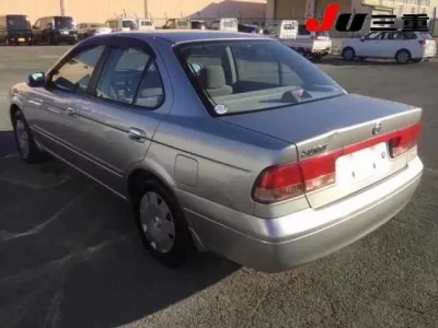 Nissan SUNNY  с аукциона в Японии