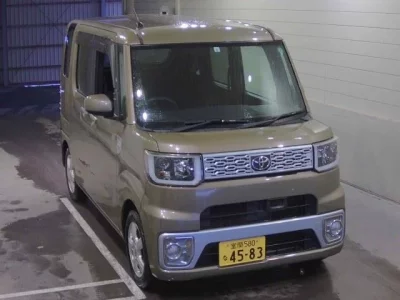 Toyota PIXIS MEGA  с аукциона в Японии