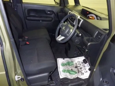 Toyota PIXIS MEGA  с аукциона в Японии