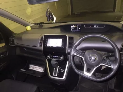 Nissan SERENA  с аукциона в Японии