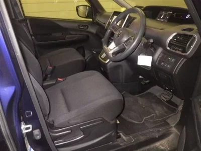 Nissan SERENA  с аукциона в Японии