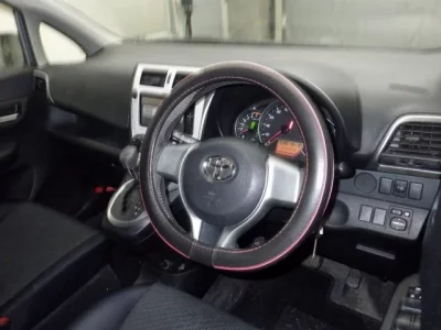 Toyota RACTIS  с аукциона в Японии