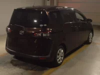 Toyota SIENTA лот № 338 оценка RA  с аукциона в Японии 1