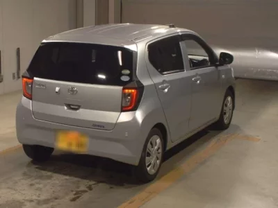 Toyota PIXIS EPOCH  с аукциона в Японии