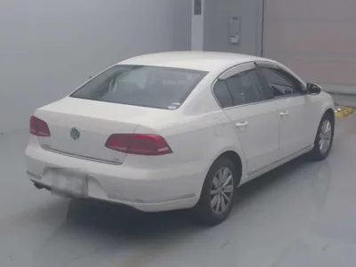 Volkswagen PASSAT  с аукциона в Японии