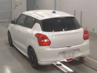 Suzuki SWIFT лот № 30374 оценка 4.5  с аукциона в Японии 5