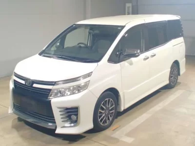 Toyota VOXY  с аукциона в Японии