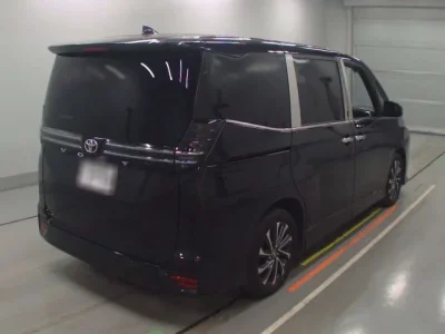 Toyota VOXY  с аукциона в Японии