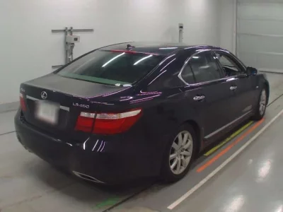 Lexus LS  с аукциона в Японии