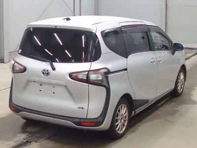 Toyota SIENTA  с аукциона в Японии