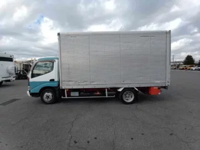 Toyota DYNA  с аукциона в Японии