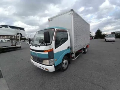 Toyota DYNA  с аукциона в Японии