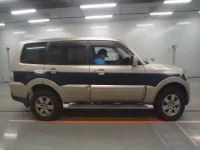 Mitsubishi PAJERO лот № 30417 оценка 3.5  с аукциона в Японии 2