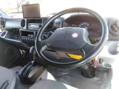 Toyota DYNA  с аукциона в Японии